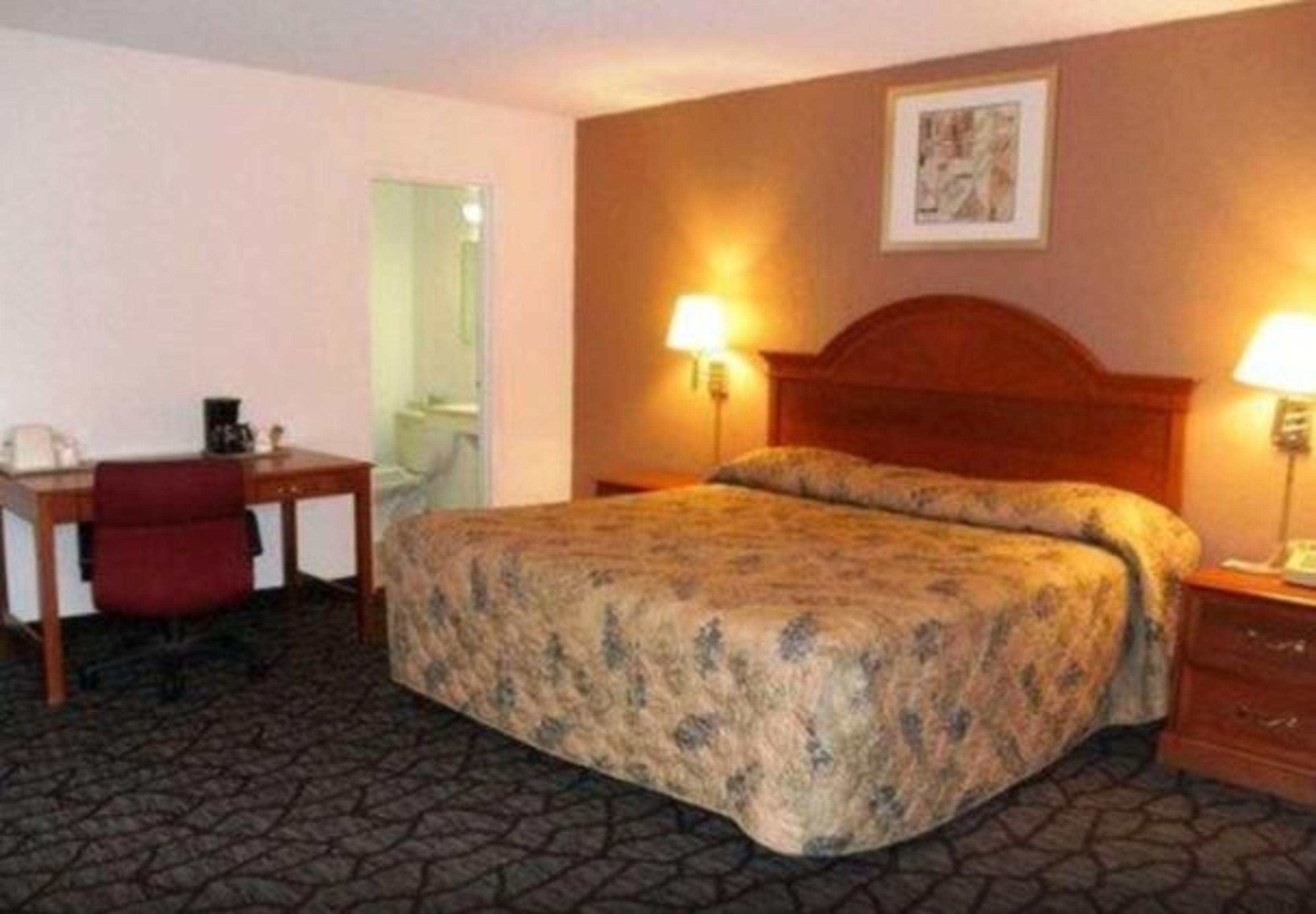 Rodeway Inn Янгстаун Экстерьер фото
