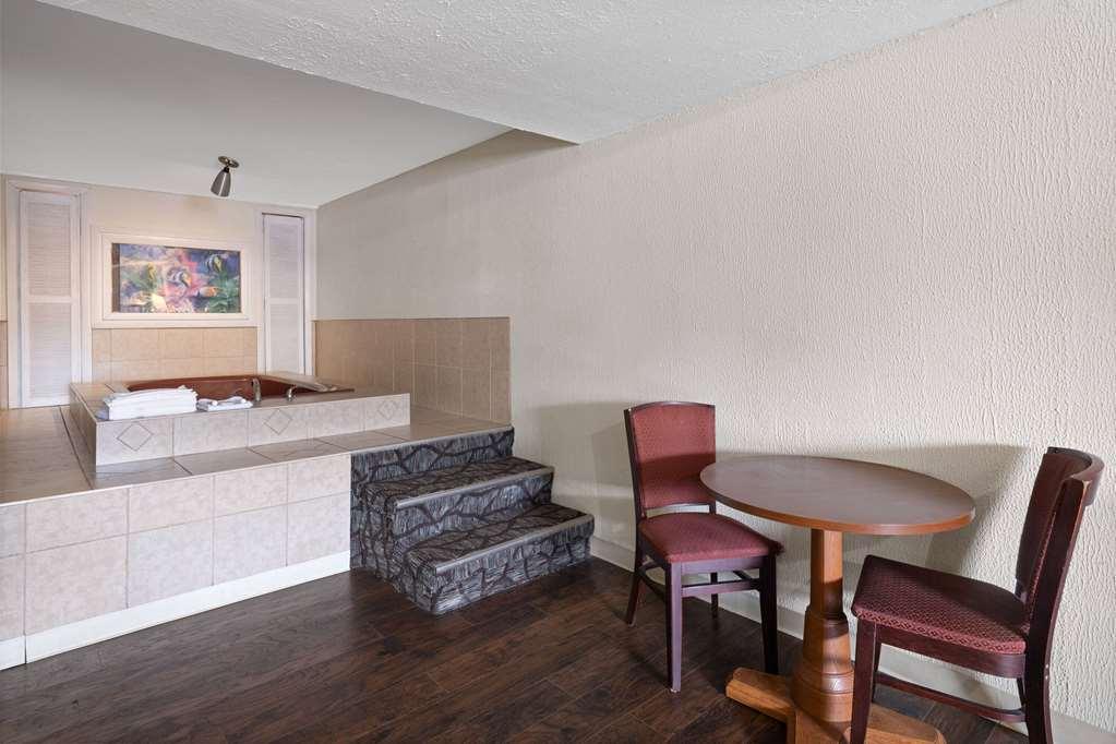 Rodeway Inn Янгстаун Номер фото